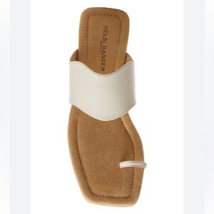 NWOB Kelsi Dagger Brooklyn Theo Ivory Leather Toe Ring Sandals Size 5.5